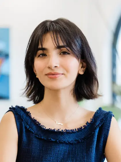 Hannah Jackson is a violinist turned HR professional, who spends her time helping companies and candidates find the right “fit”.